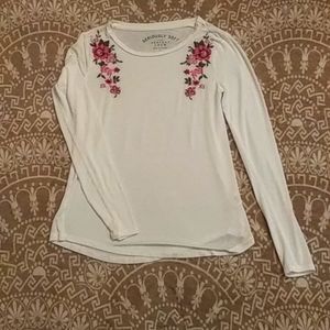 Aeropostle size XS white long sleeve
